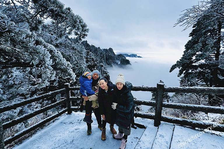 Huangshan Stone Monkey Glazing at the Sea in Winter