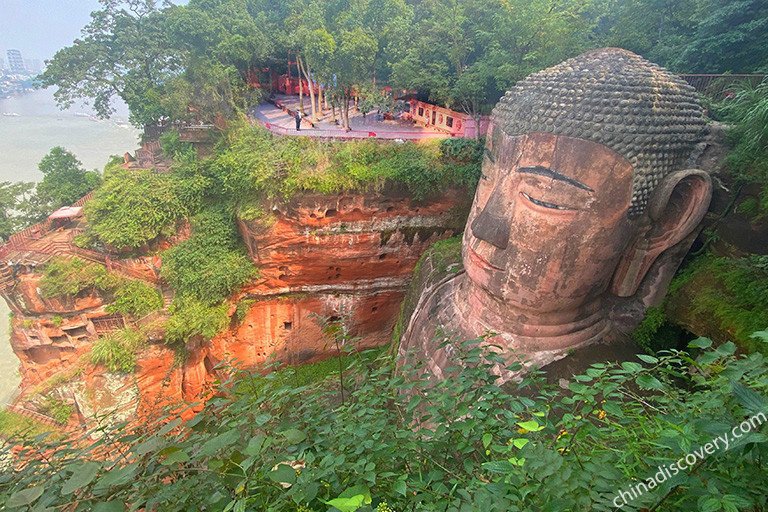 Visit Leshan Giant Buddha by Boat or Hiking