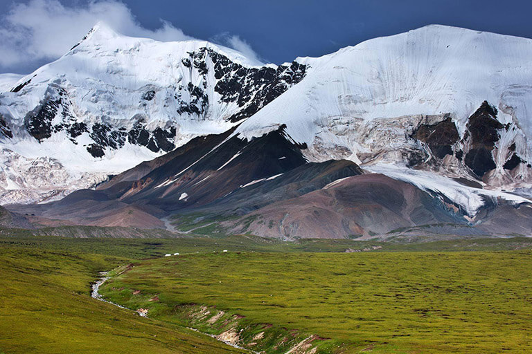 Top Qinghai Attraction - Amne Machin Snow Mountain