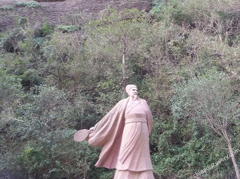 Statue of Zhuge Liang in Jianmen Pass