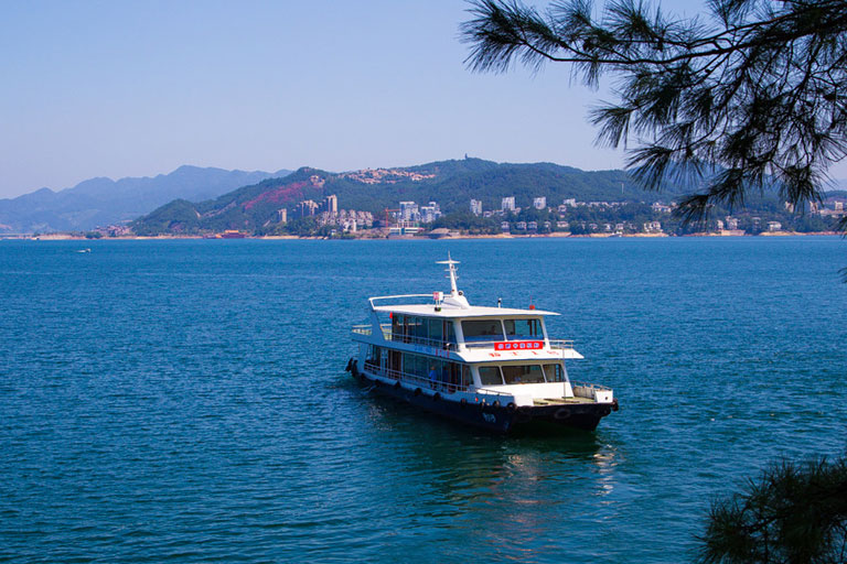 Qiandao Lake Cruise