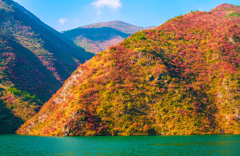 Lesser Three Gorges - Wushan Red Leaves