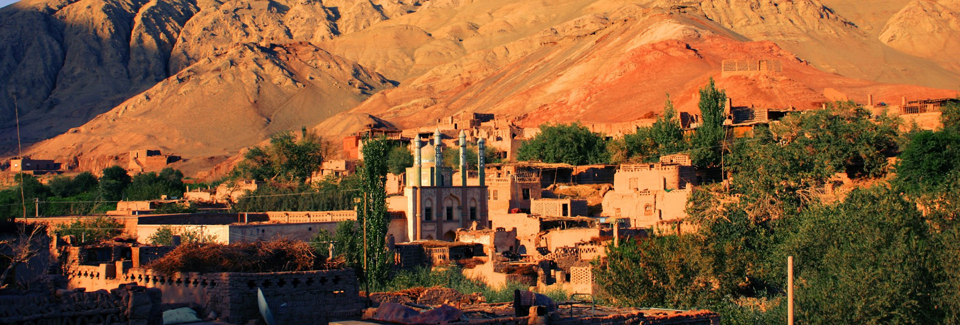 7 Days Urumqi Turpan Highlights Tour with Kumtag Desert Adventure 2025/2026