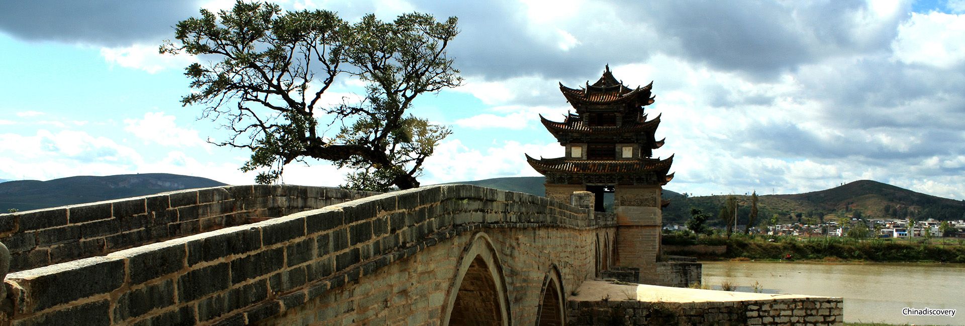 Double Dragon Bridge in Jianshui