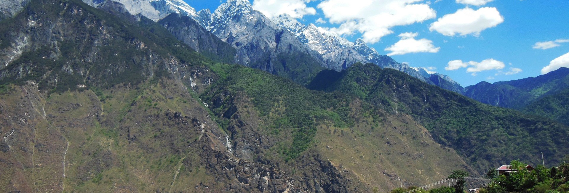 Tiger Leaping Gorge Hiking