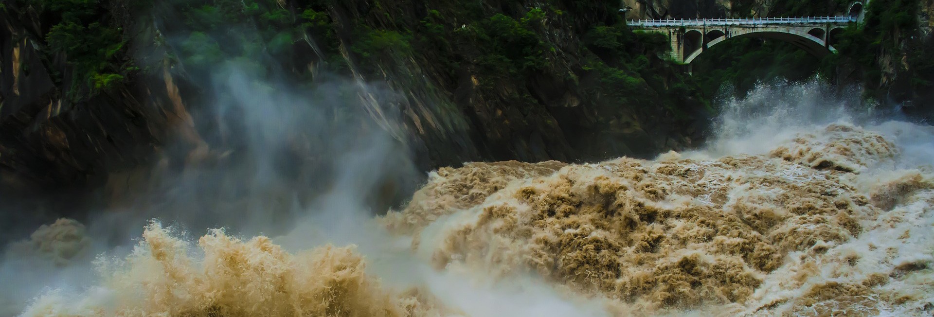 Tiger Leaping Gorge Hiking