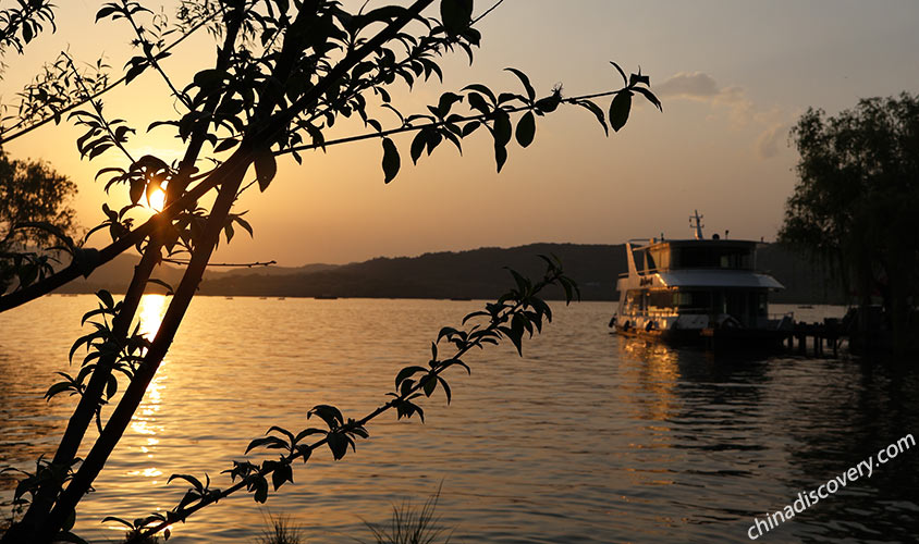 Hangzhou West Lake Boat