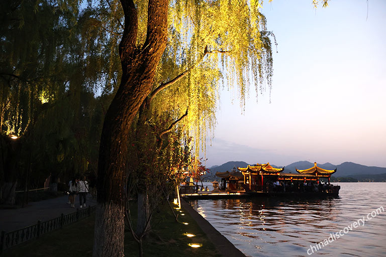 Hangzhou West Lake Boat