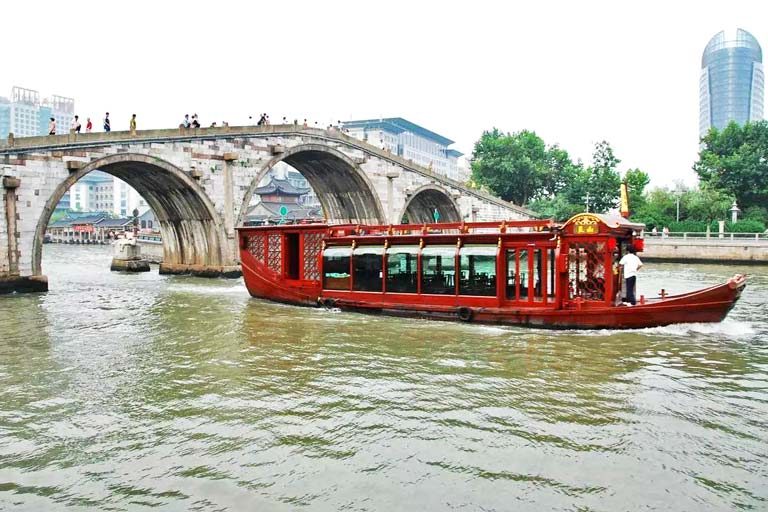 Water Bus on the Grand Canal