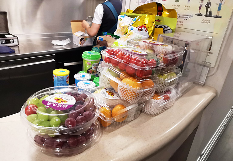 Snacks & Fruits in Dining Car Dining Car on China High Speed Train