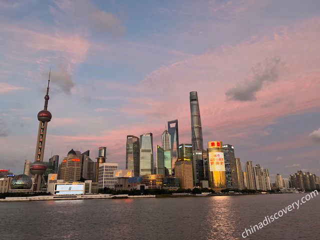 Kunming High Speed Train - Shanghai Skyline