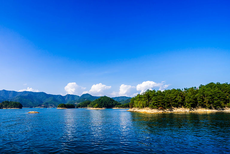 Thousand-island Lake