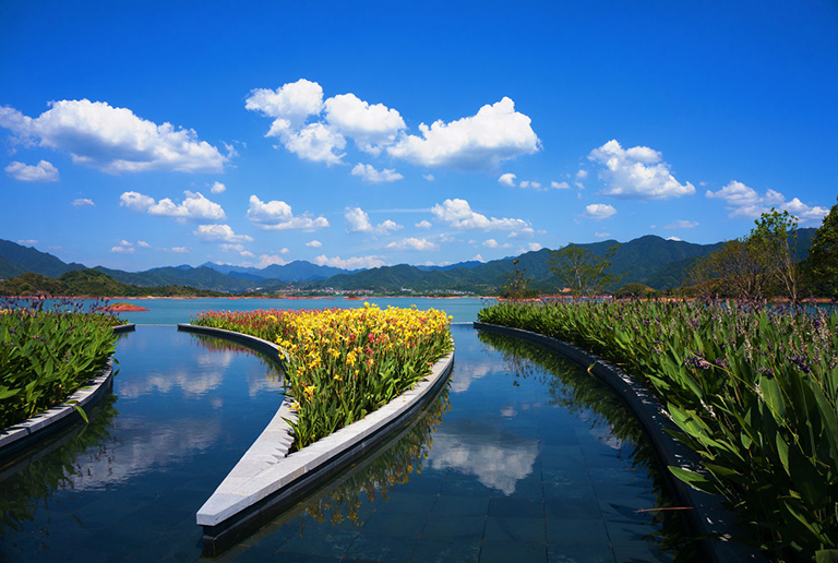 Thousand-island Lake