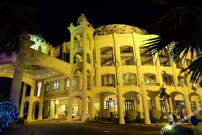 Hotel at Yalong Bay in Sanya