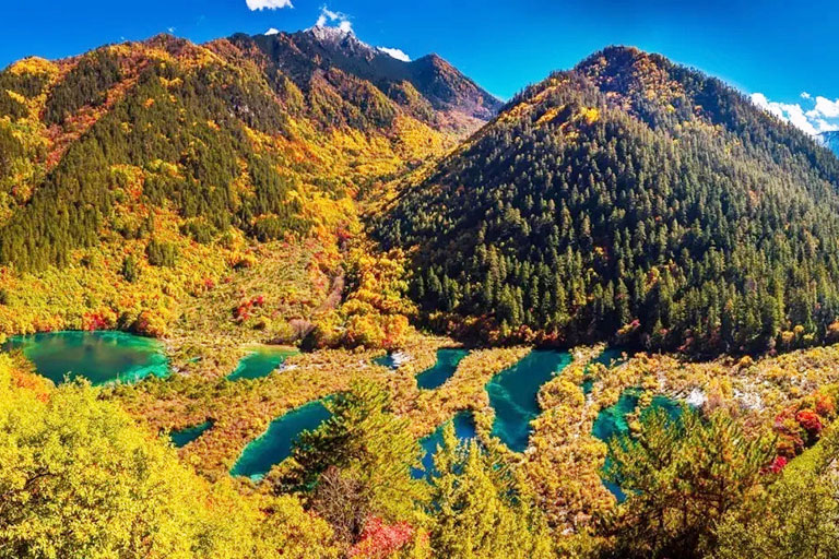 Shuzheng Lakes at Jiuzhaigou Best Places to Visit in China in Autumn