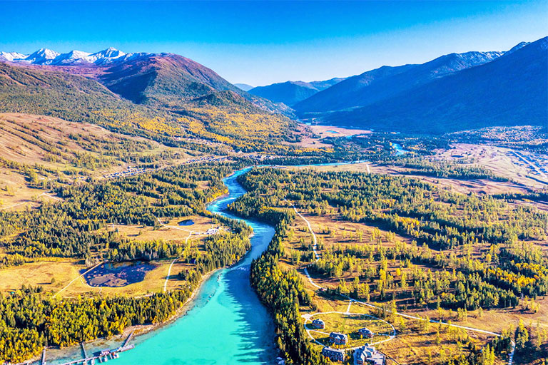 Kanas Lake Best Places to Visit in China in Autumn