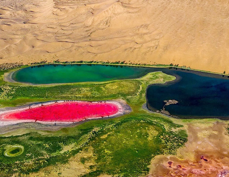 Different-colored Lakes Scattered in Badain Jaran Desert