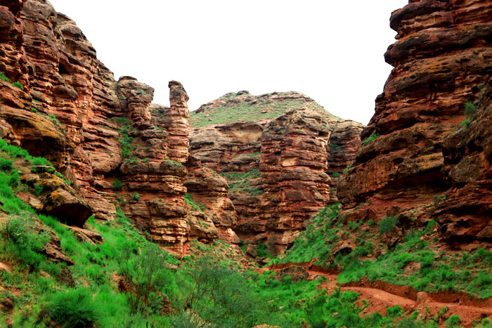 Badain Jaran Desert to Nearby Attractions