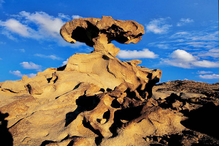 Badain Jaran Desert to Nearby Attractions