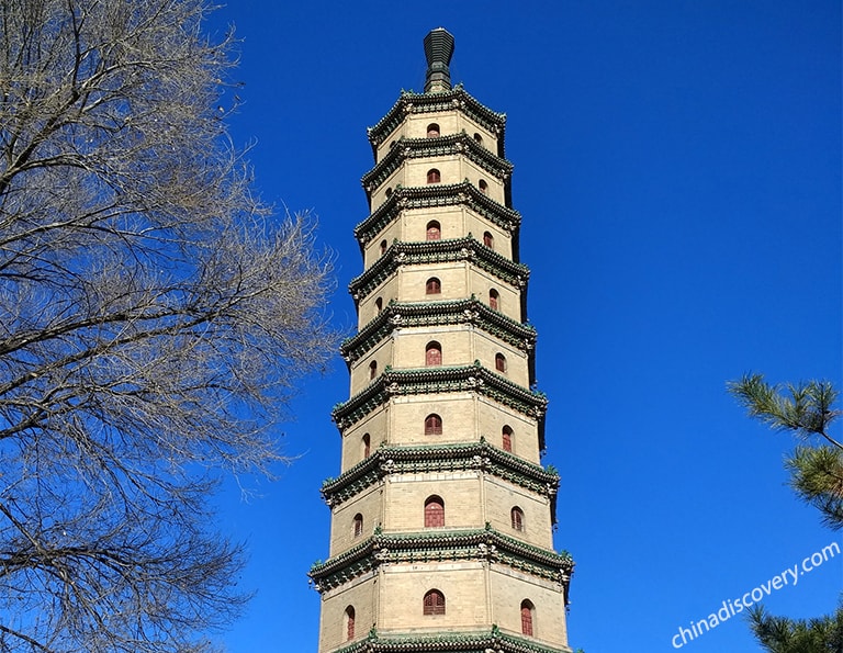 67-Meter Liuhe Pagoda in Yongyou Temple