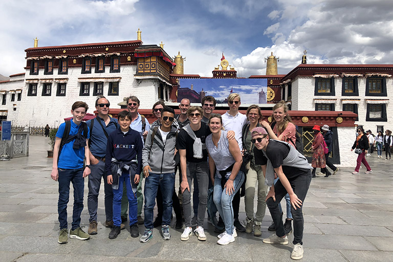 Chengdu to Lhasa Train