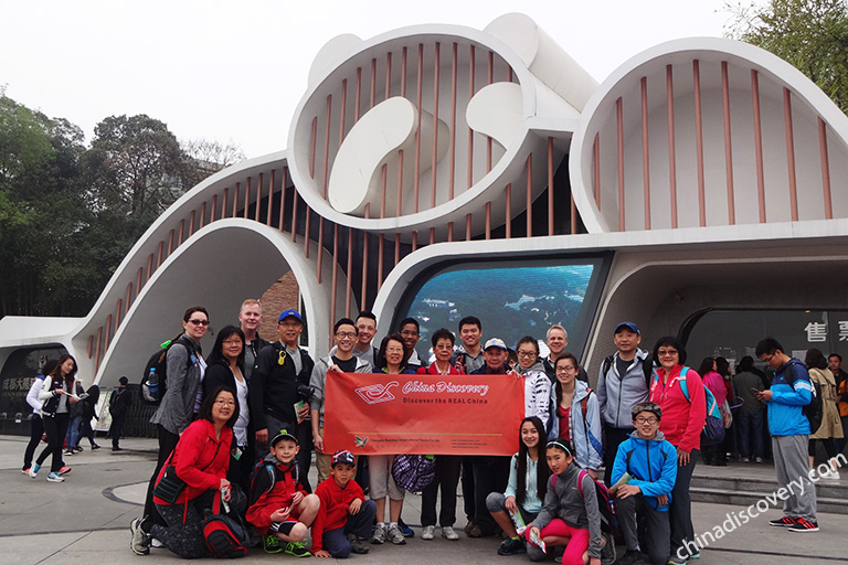 China Discovery's Customers Visited Chengdu Giant Panda Base Chengdu Biking
