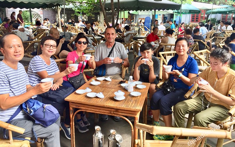 Experience Chengdu local living style in People's Park