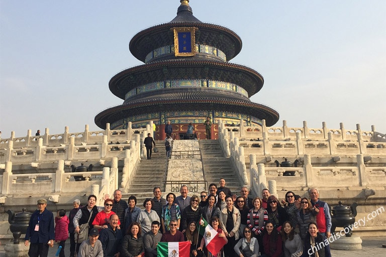 Our customer Rebeca's group from Mexico visited the Temple of Heaven