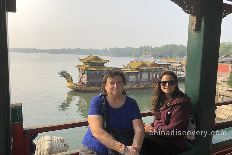 Lorna's group from United States enjoyed a leisure afternoon at Beijing Summer Palace