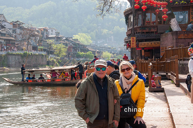 Giuseppe’s group from Italy enjoyed their leisure hours in Fenghuang Ancient Town