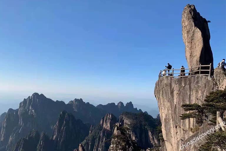 Andreas' group from Swedan - Flying-over-Rock, Yellow Mountain, Huangshan