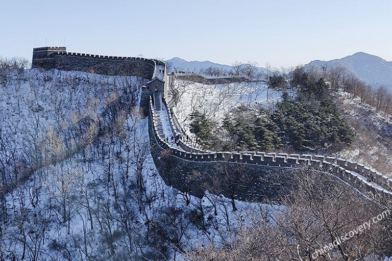 Our customer Ying Ying Ham from Honduras visited Mutianyu Great Wall in January, 2024 Our customer Ying Ying Ham from Honduras visited Mutianyu Great Wall in January, 2024