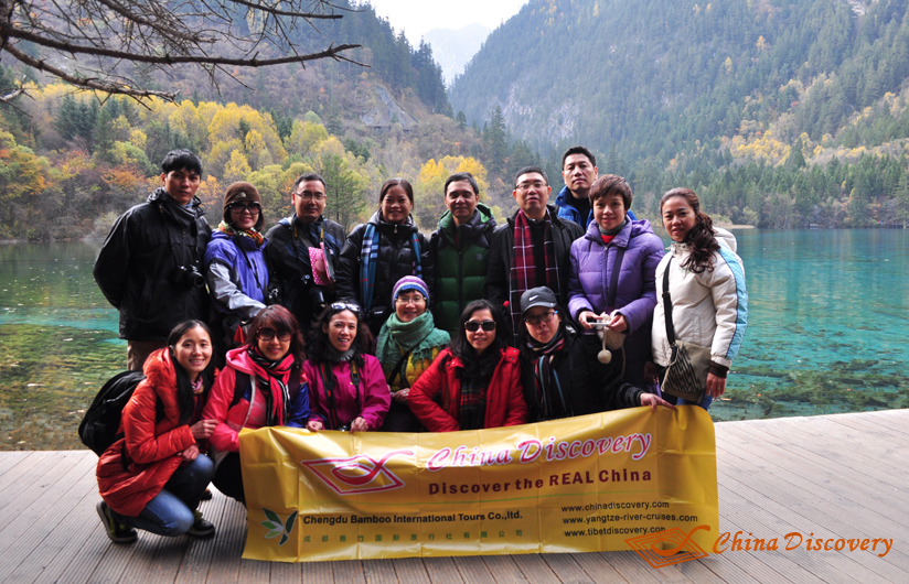 Visit Jiuzhaigou Valley