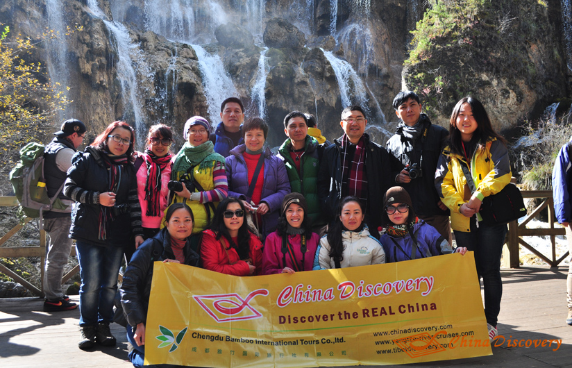 Visit Jiuzhaigou Valley