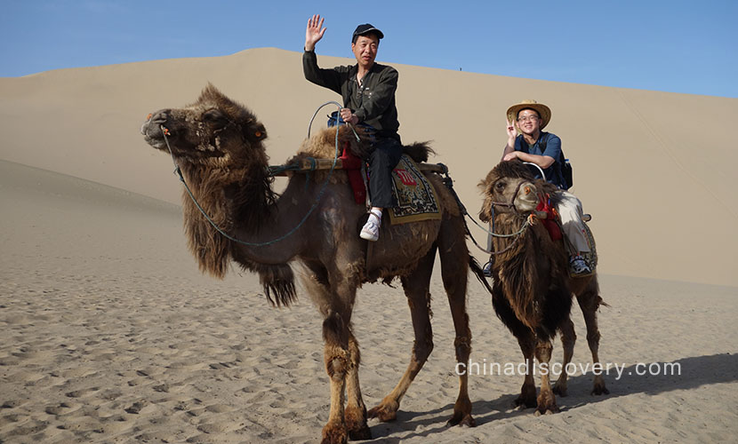 Lan’s group visited Dunhuang Echoing Sand Mountains in 2015
