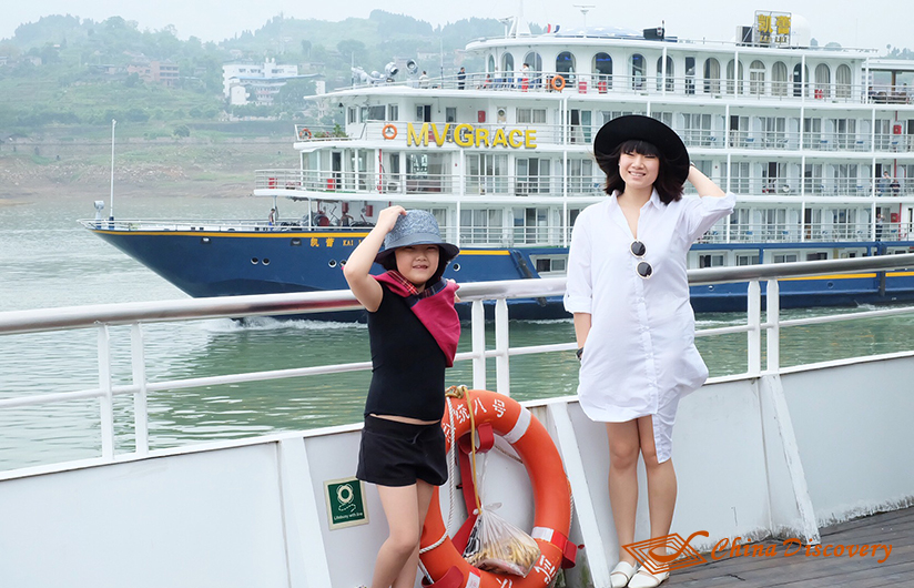 China Yangtze River Cruise Travel Photo