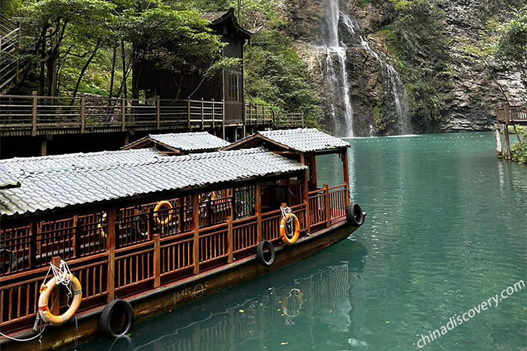 Zhangjiajie Baofeng Lake