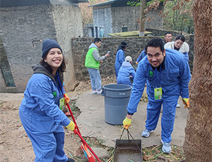 Dujiangyan Panda volunteer Tour