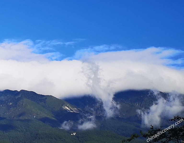 Cangshan Mountain with Mist and Clouds
