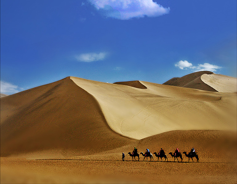 Glamorous Mingshashan (Echoing Sand Mountains)