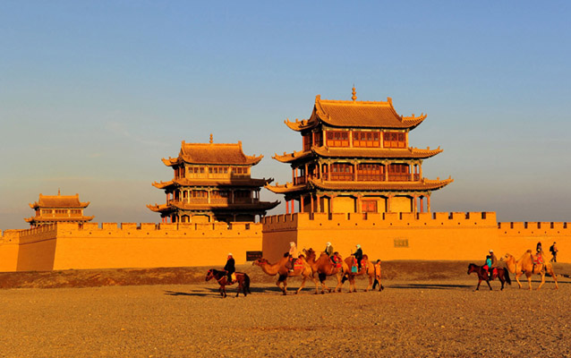 8 Days Dunhuang to Xining Tour via Zhangye 2025