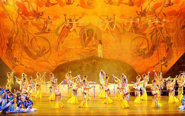 Enjoy the fascinating Silk Road show - Silk Road Flower Rain 