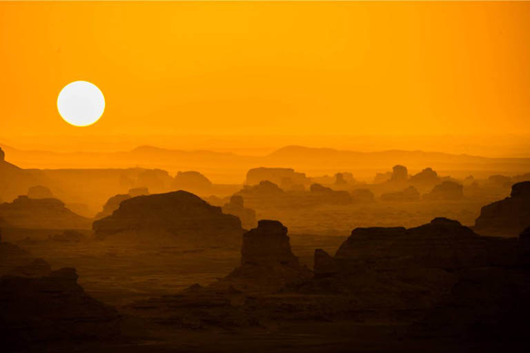 Breathtaking Sunset in Yardang National Geopark Dunhuang Yumen Pass Jade Gate