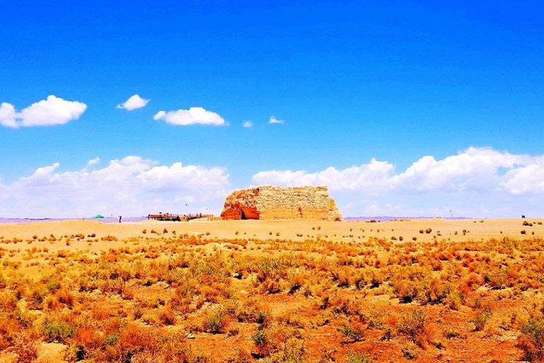 Yumen Pass under the Blue Sky Dunhuang Yumen Pass Jade Gate