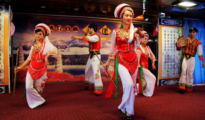 Bai people's Three Courses of tea in Dali