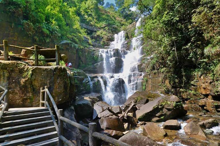 Wuyi Mountain in Summer Qinglong Waterfall