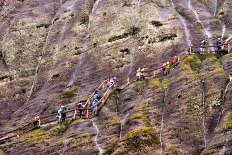 The Steep Way up to Tiger Roaring Peak