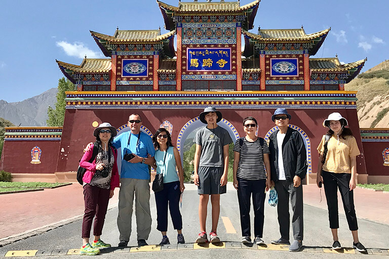 China Discovery's Guests Visited Mati Temple