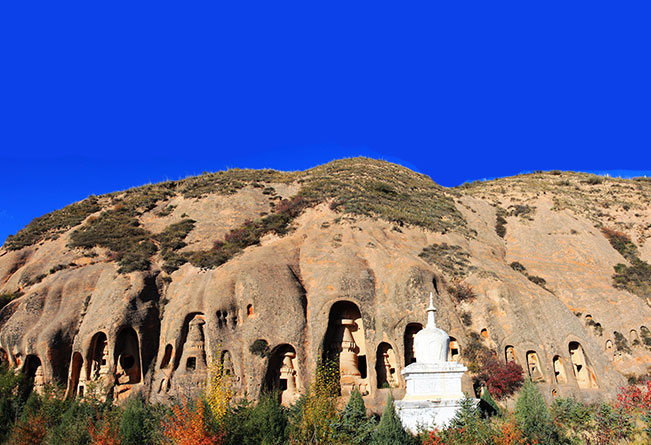 Matisi, Mati Si, Mati Temple - Grottos Hanging in the Cliff