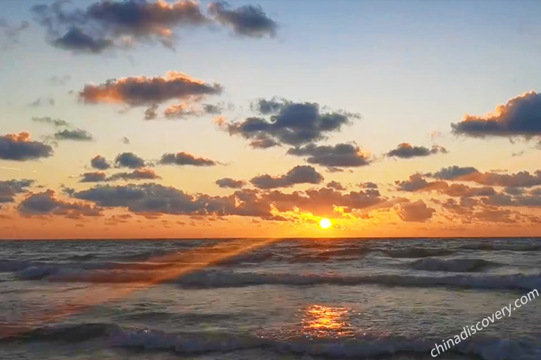 Weizhou Island Sunrise, Photo by China Discovery in October, 2021